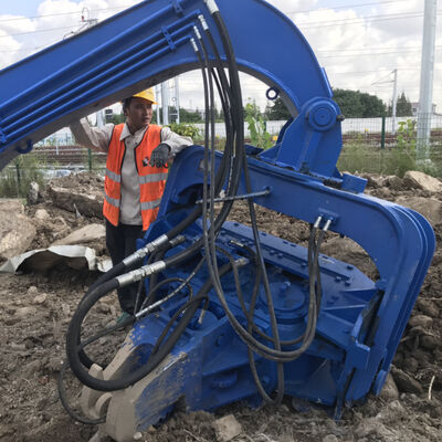 High-Efficiency 15m Excavator Mounted Pile Driver With Durable Cast Steel Fixture