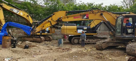 Beruflicher Bagger- und Infrastrukturfahrer