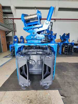 Schweres Heben neu definiert: SV-400 Pfahlramme mit Seitengriff – 656 kN Kraft, 490 kN Unterklemme, passend für 32–40 t-Bagger